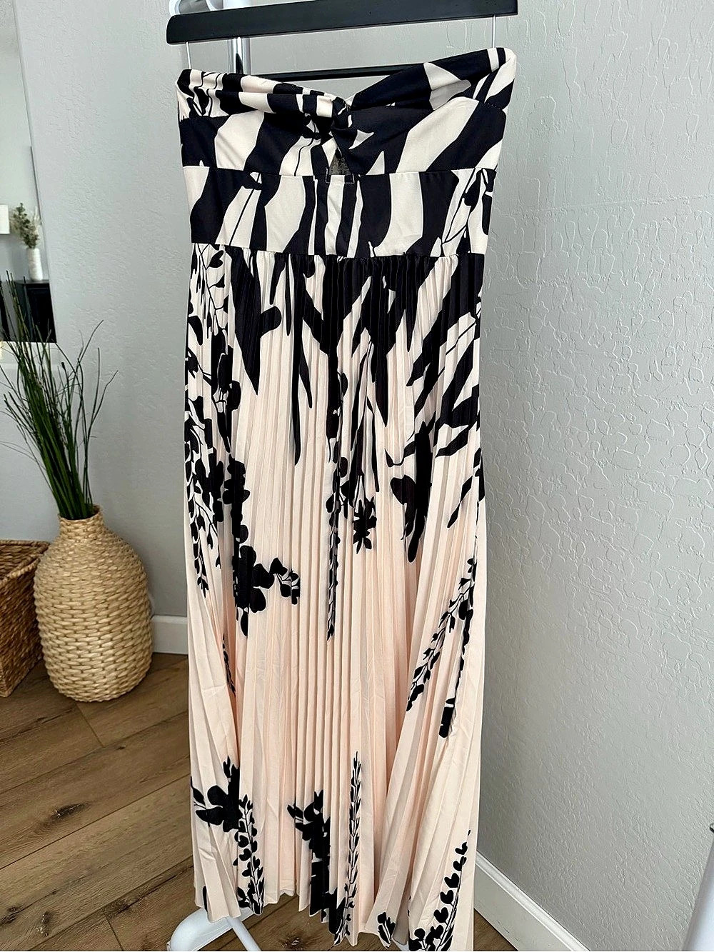 SHEIN Floral Pleated Maxi dress in Pink & Black Size Large